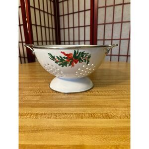 Pfaltzgraff Christmas Heritage Holly Berry Enamel and Metal Colander 8 3/4"